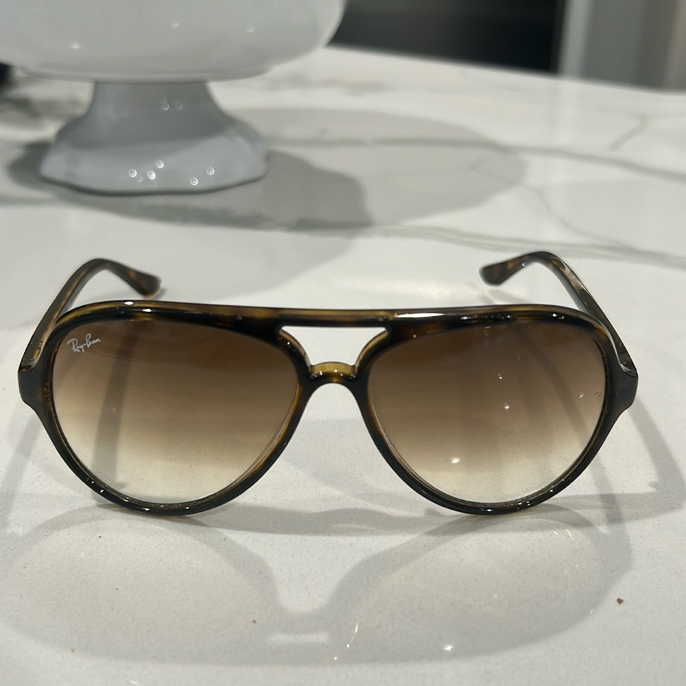 Ray bans barely worn